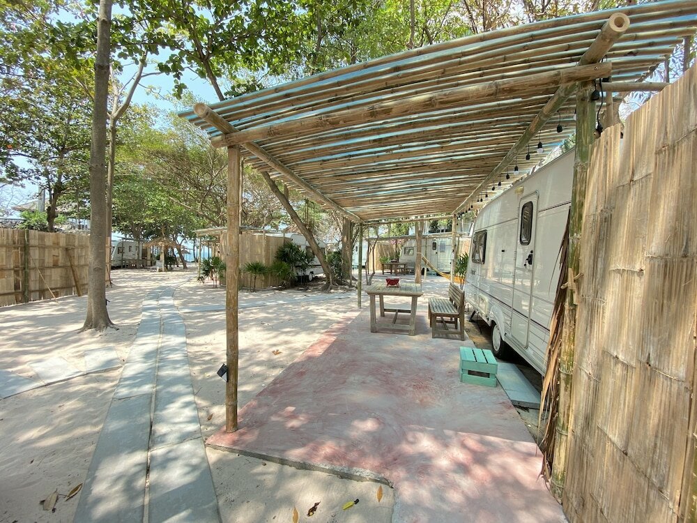 Фото Beach House Camp