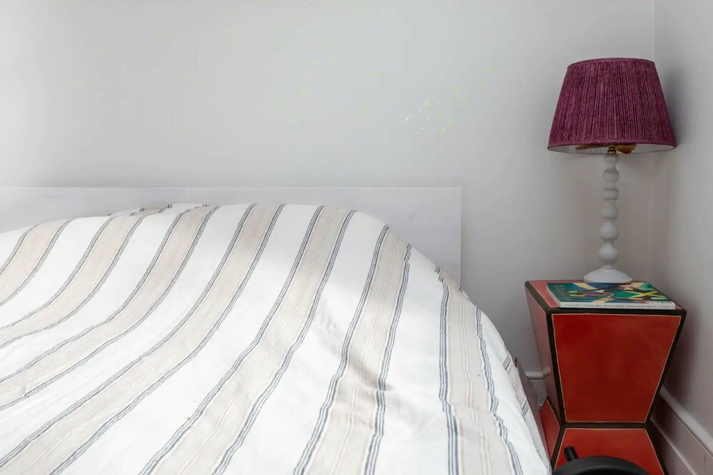 Фото Beautiful 2 Bedroom Townhouse With Garden in Kentish Town