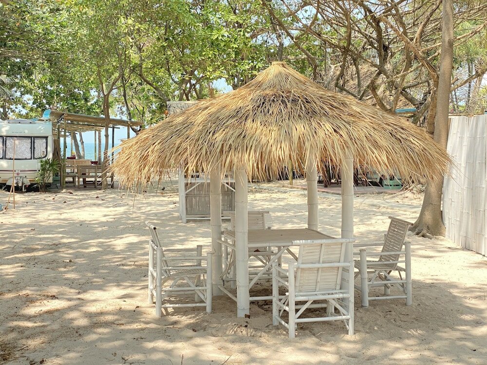 Фото Beach House Camp