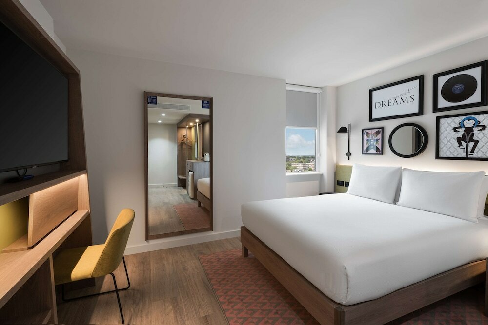 Фото Hampton by Hilton London Ealing