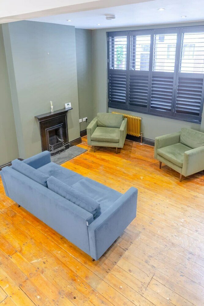 Фото Inviting 4bd With Private Patio - Bethnal Green