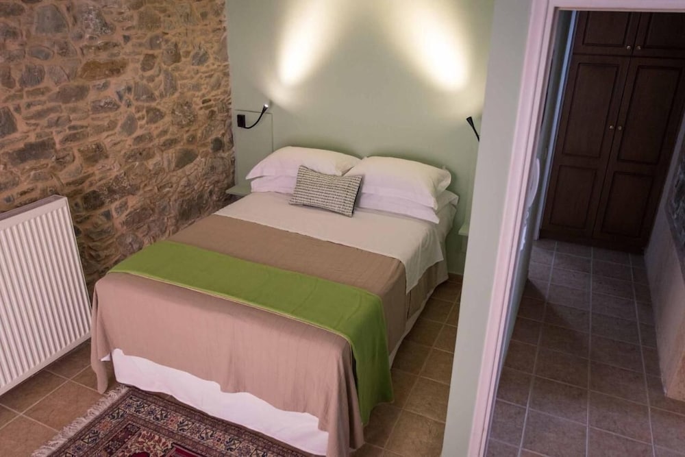 Фото Yiasemi of Chios