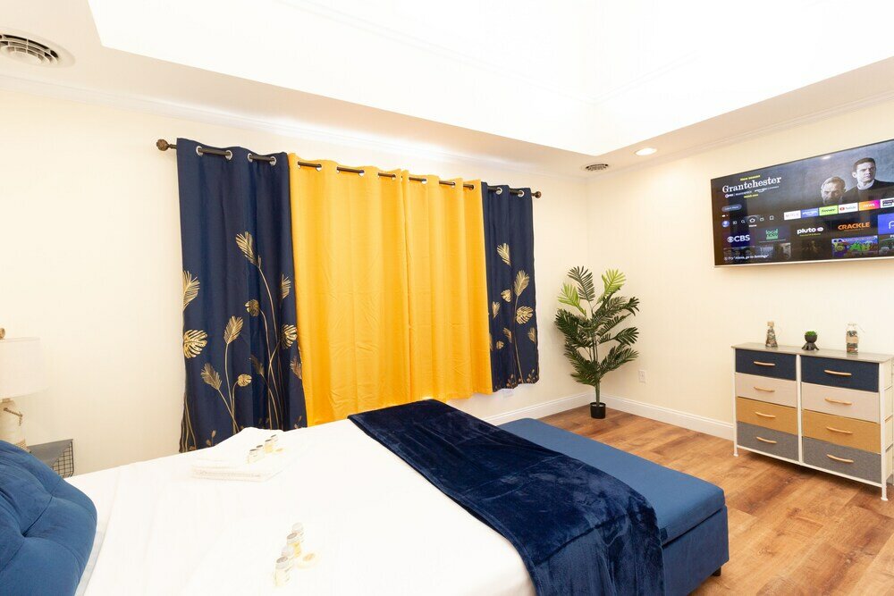 Фото Yachtsman's Cove with 3-Levels