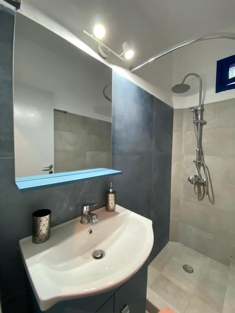 Фото Azure Blue Studios