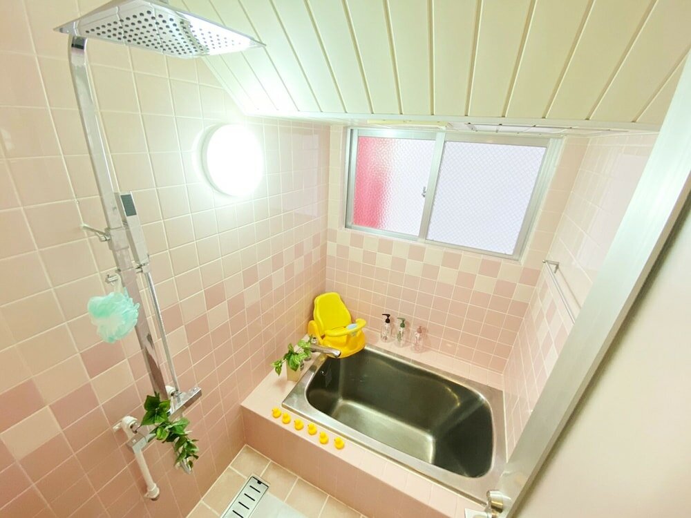 Фото Chatan Tall House