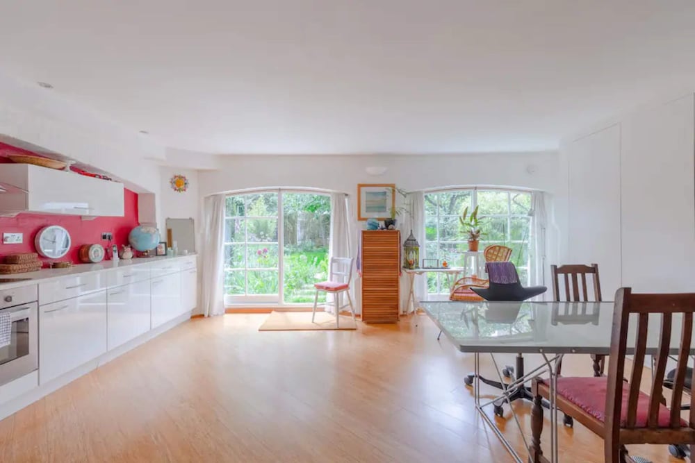 Фото Vibrant 2bd Flat - Near London Bridge