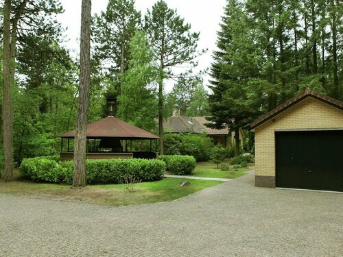 Гостиница Cosy Villa in the Middle of the Woods in Doornspijk в Нюнспете