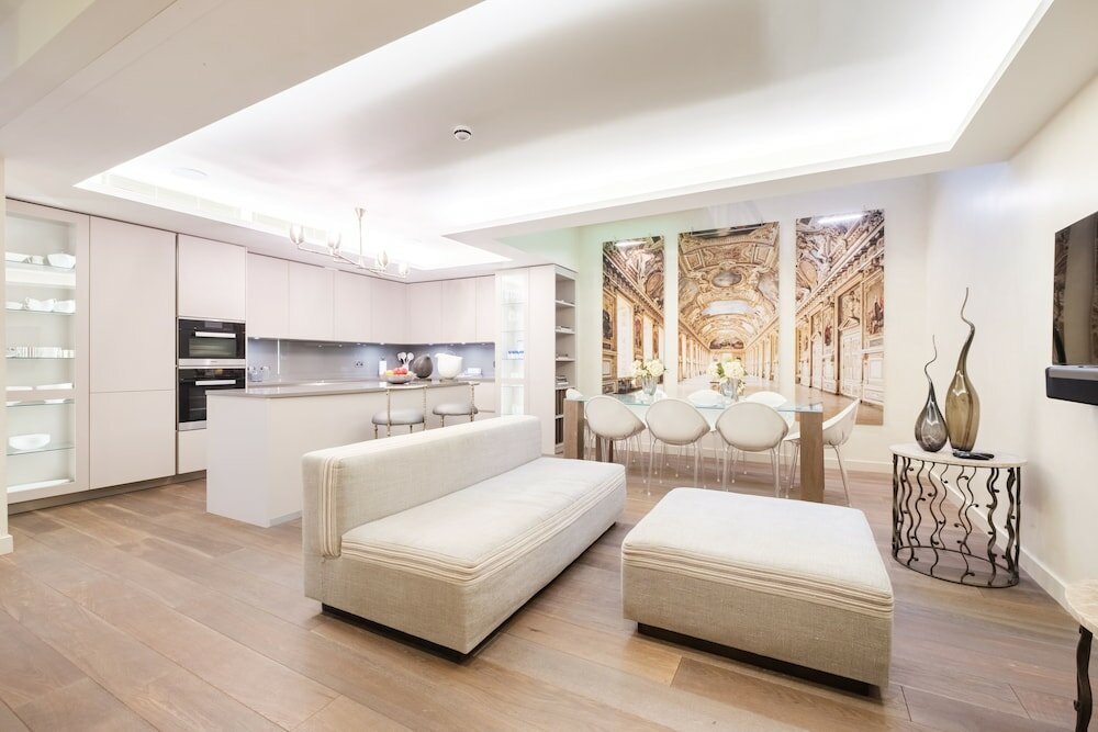 Фото Luxury Home with 3 Bed 2 Bath in London