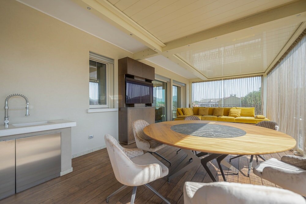 Фото Luxury Venice Penthouse