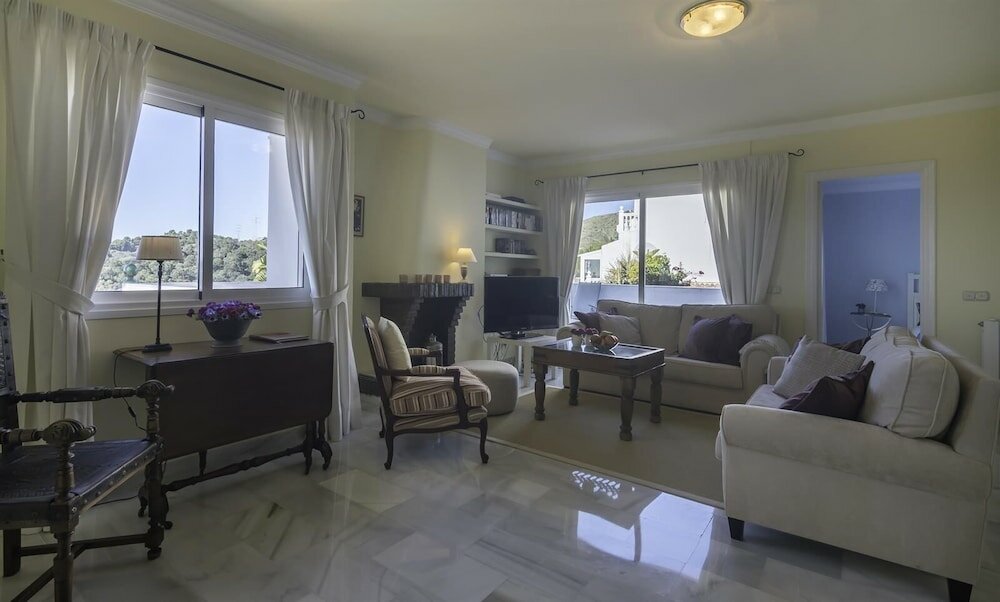 Фото Spacious Villa With Impressive Views