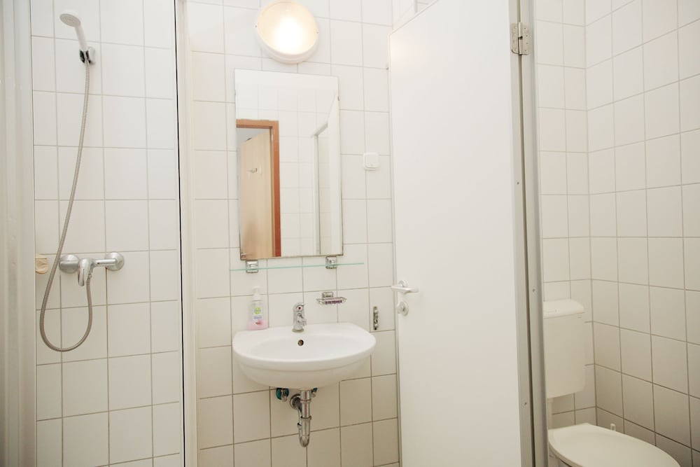 Фото Pop Up Hostels - Downtown