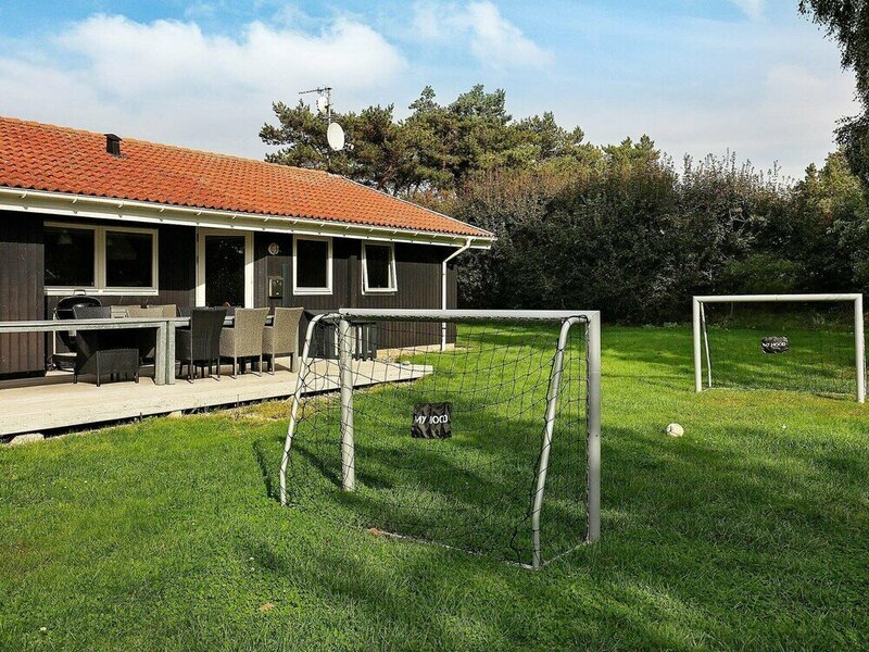 Гостиница 10 Person Holiday Home in Humble