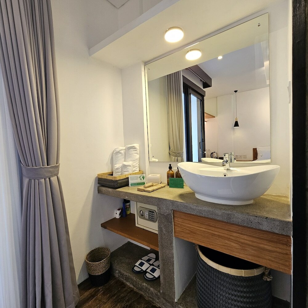 Фото Chandi Hotel