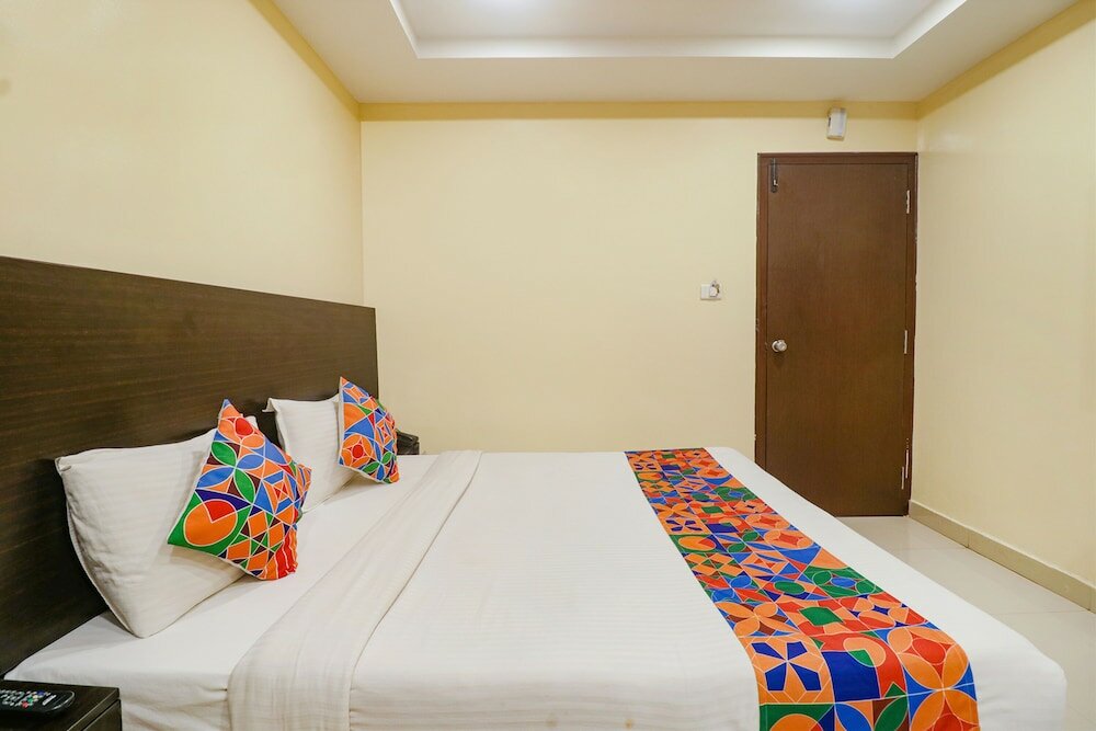 Фото Fabhotel Champion Residency