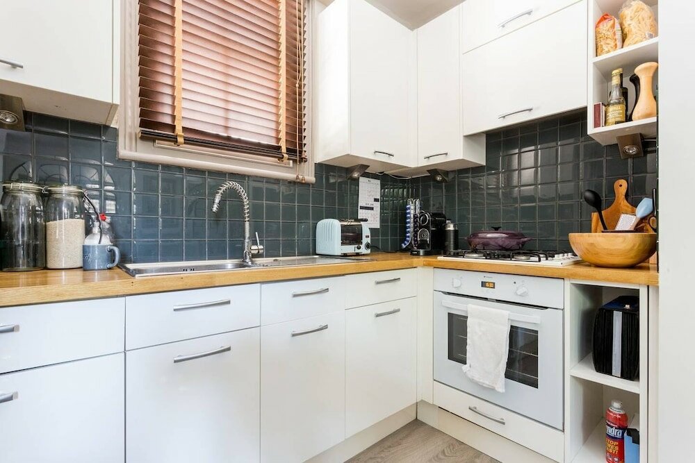 Фото Delightful 2 bed Garden Flat in Shepherd's Bush