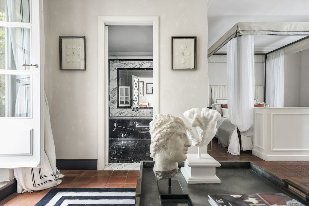 Фото Hôtel Le Yaca Saint-Tropez