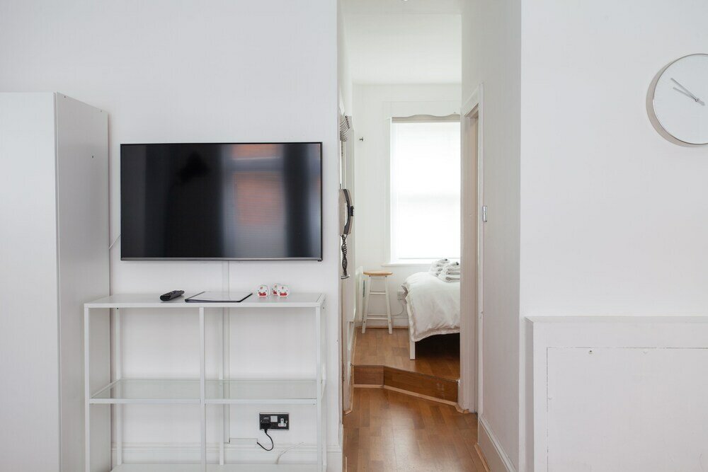 Фото Modern & Clean Apartment Soho & Carnaby
