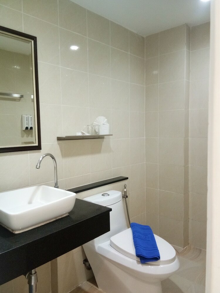 Фото Island Patong Beachfront Apartments