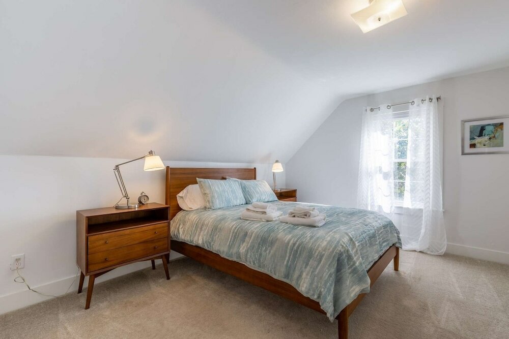 Фото Broom & Board