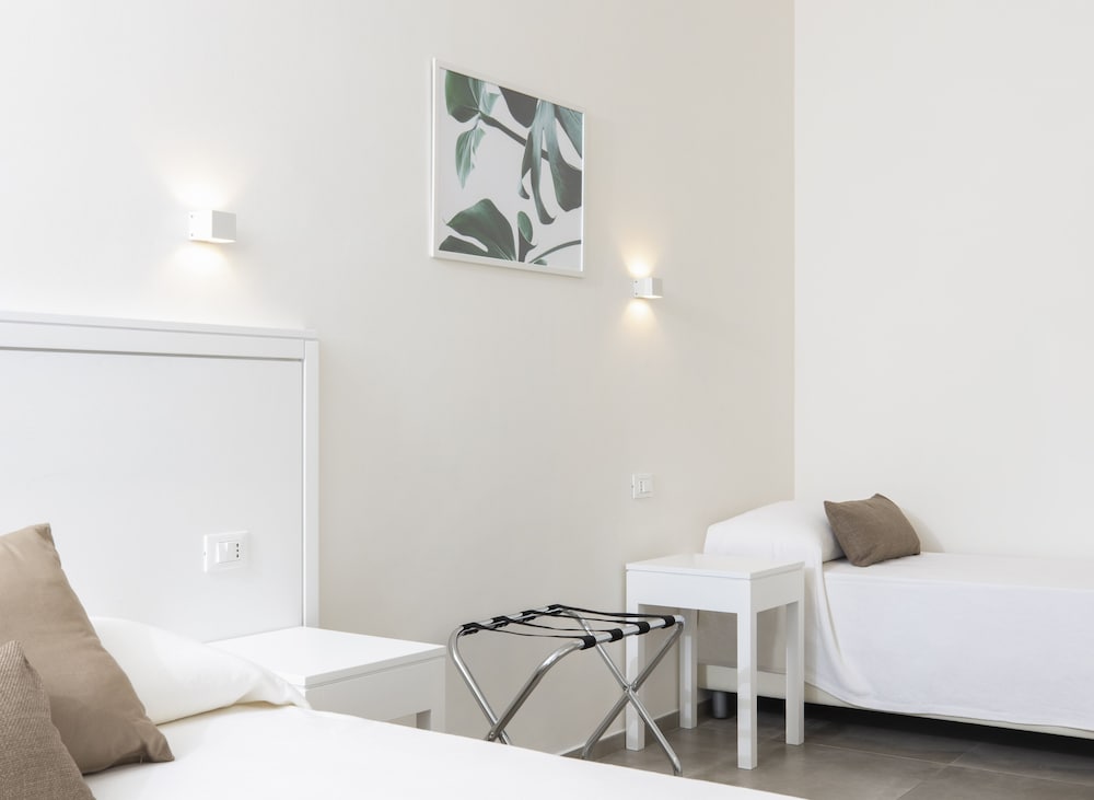 Фото Hotel S'Arena Beach