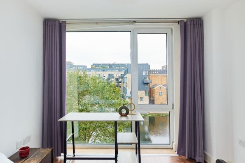 Фото The Graham Park Hideout - Breathtaking 2bdr Flat With Balcony