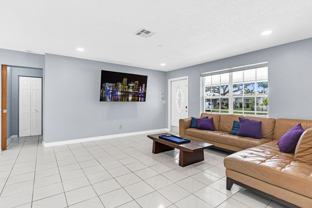 Фото Dania Hills w Pool 10 min to Beach