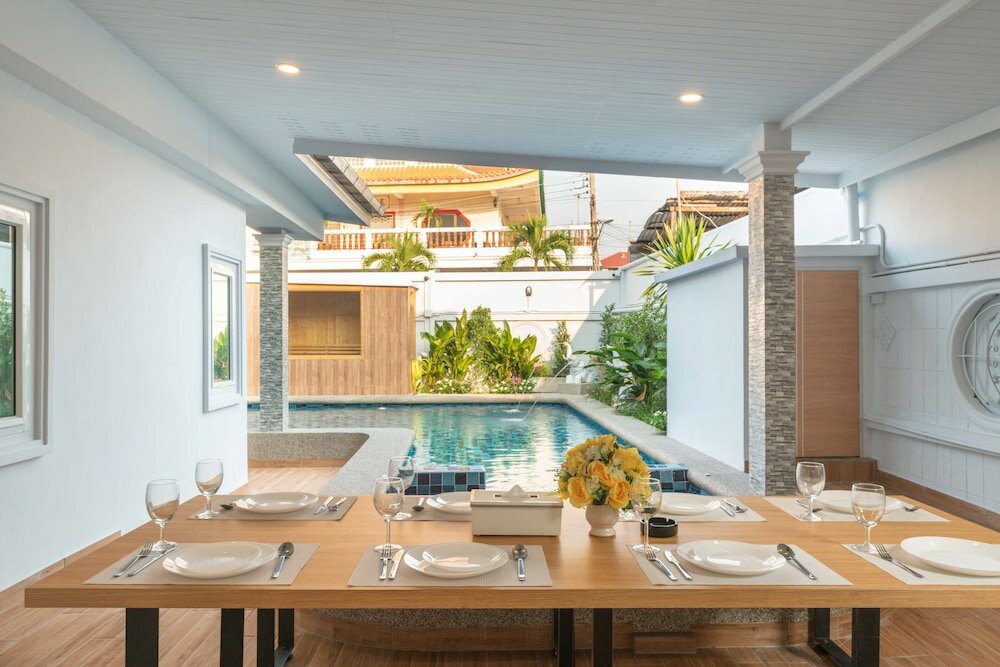 Фото Luxury Pool Villa 6br