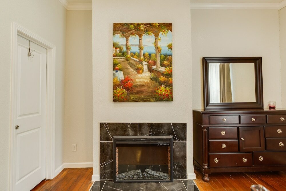 Фото Woodlawn Main-House Downtown Sa