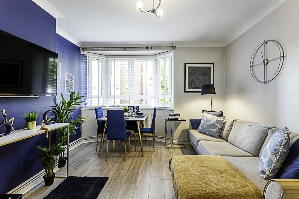 Фото Chic High Spec Apartment Near Central London