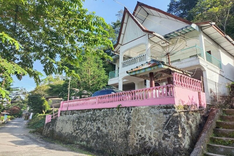 Гостиница Oyo 92503 Penginapan & Villa Sirait