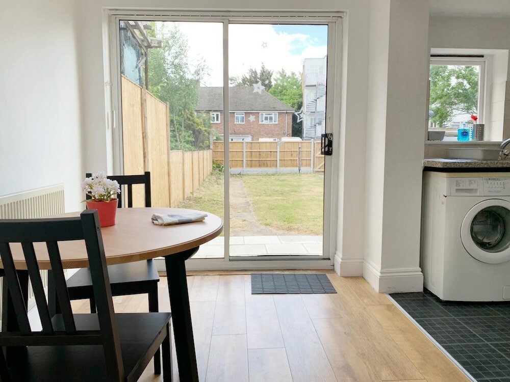 Фото 20 Forest Drive West Apartments