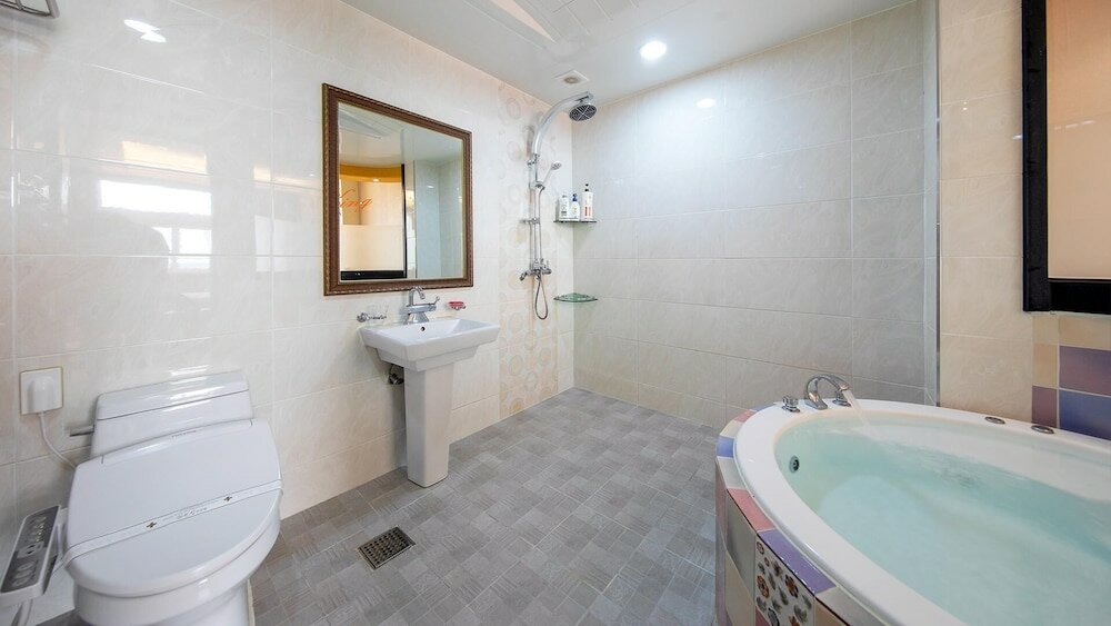 Фото Yeosu King Pension Tel