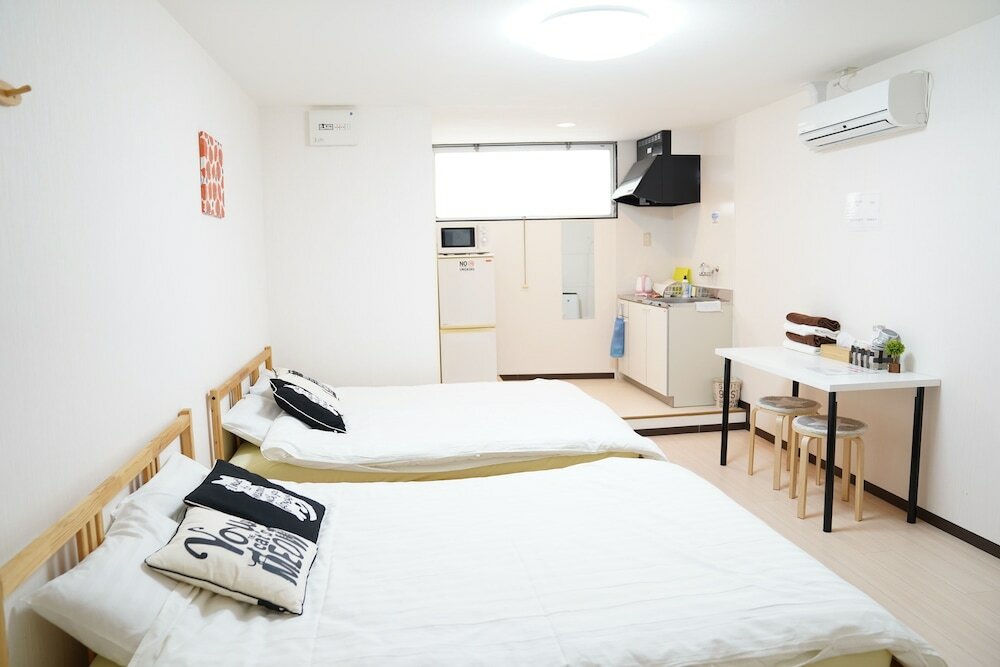 Фото Metro Hanazonocho Apartment 2