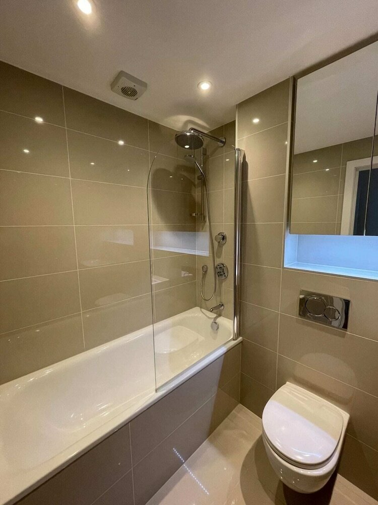 Фото Bright & Modern 2 Bedroom Flat W/balcony - Whitechapel!