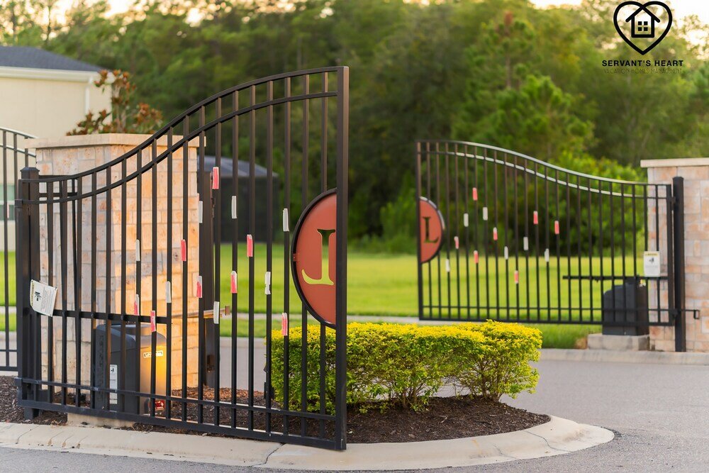 Фото Lakeview Luxury 9 Bedroom & 5 Bathroom w Private Pool