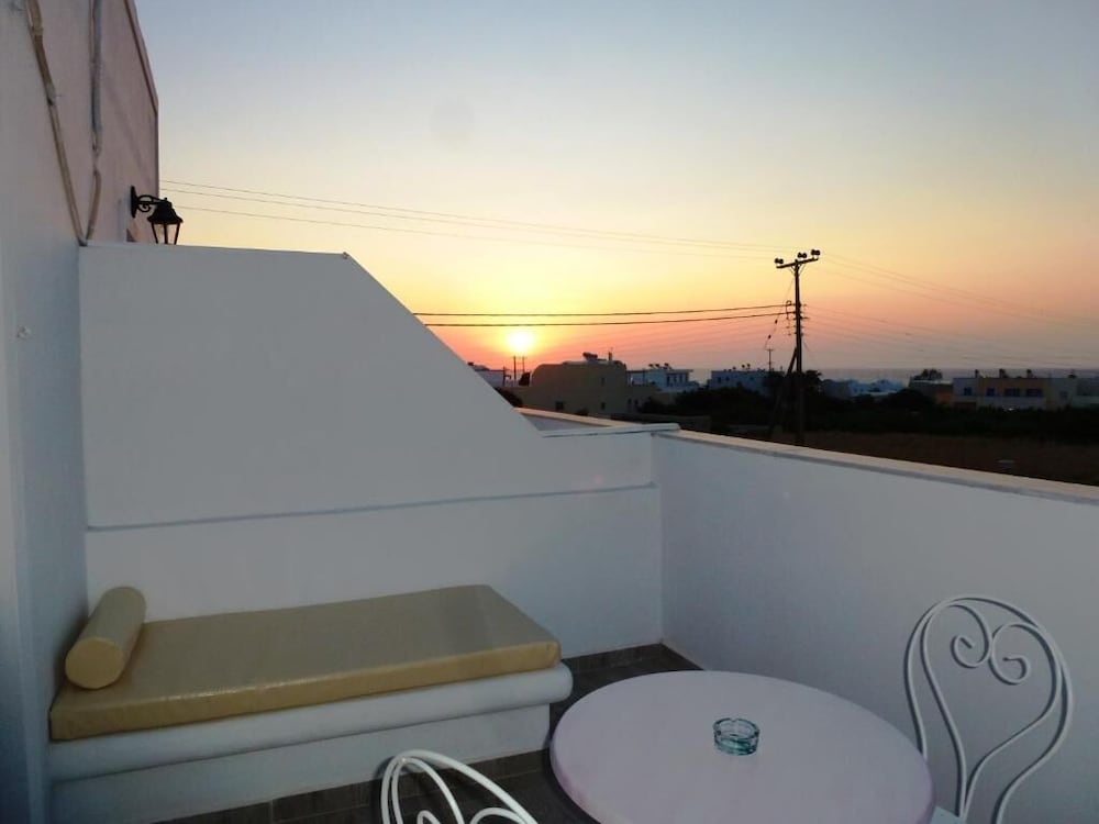 Фото Bougainvillea Suites