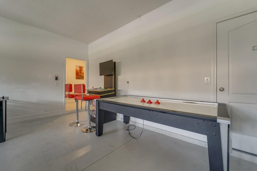 Фото Lei's 9-bedroom Champions Gates Vacation Home