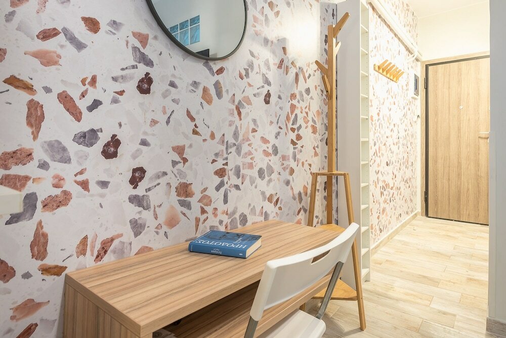 Фото Welcoming Koukaki Home by Cloudkeys