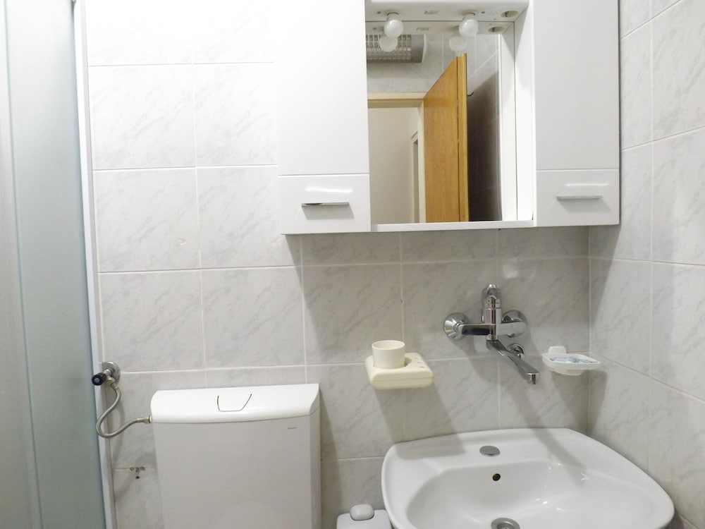 Фото Three Bedroom Apartment With Garden