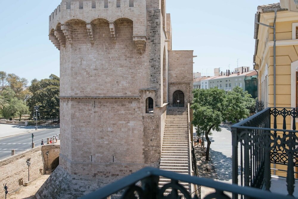 Фото MYR Puerta Serranos