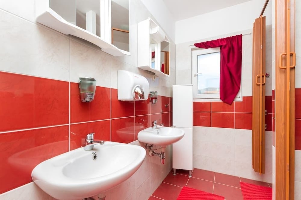 Фото Hostel Oktarin