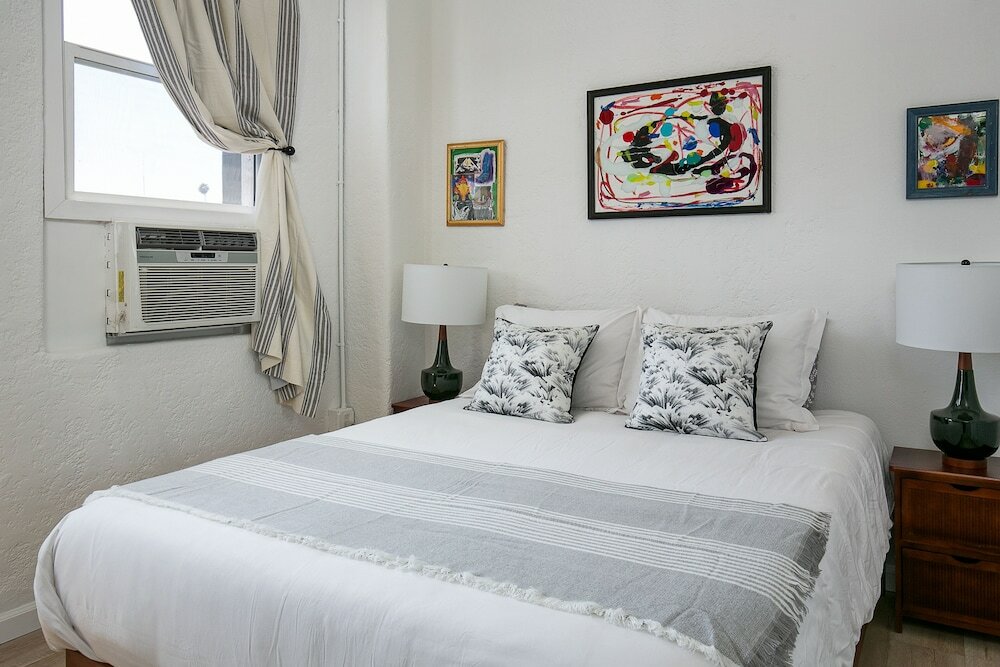 Фото Beautiful Studio Near Hollywood! Sleeps 2!