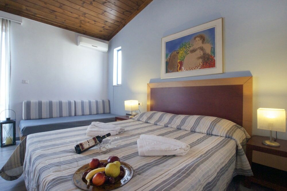 Фото Marina Sands Art Hotel