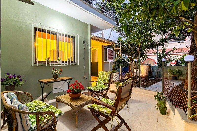 Гостиница Escape to Kalamata s Old City Your Urban Oasis в Каламате