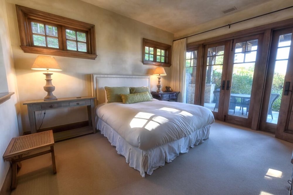 Фото Lx1: Chateau D' Renaitre - Carmel-by-the-sea Luxury Villa: