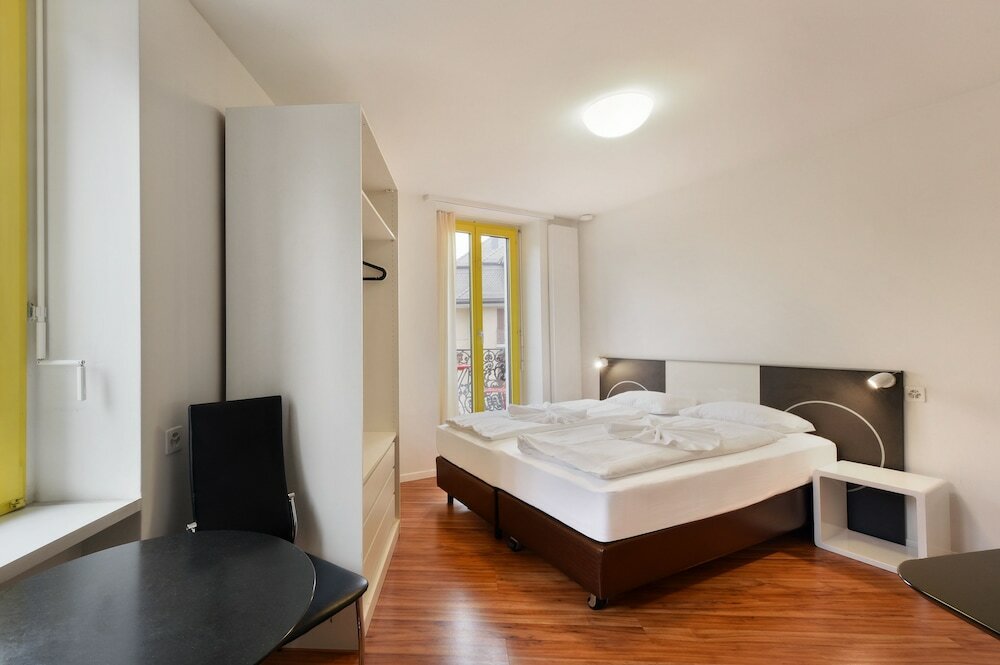 Фото Swiss Star California