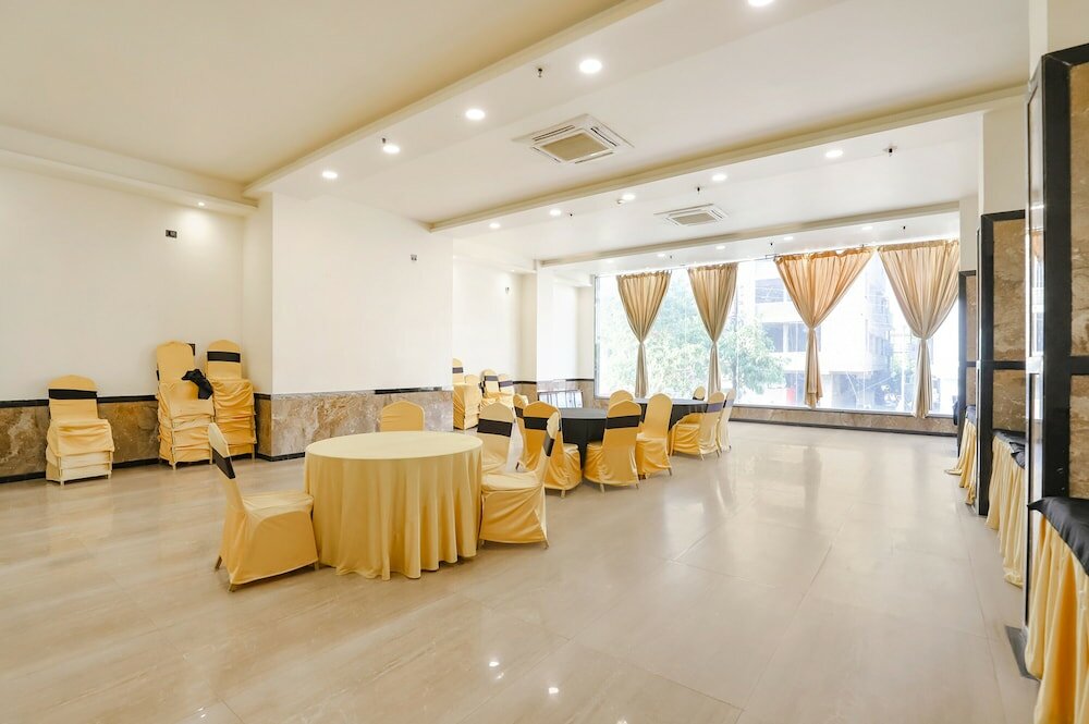 Фото Fabhotel Prime Ashoka Imperial