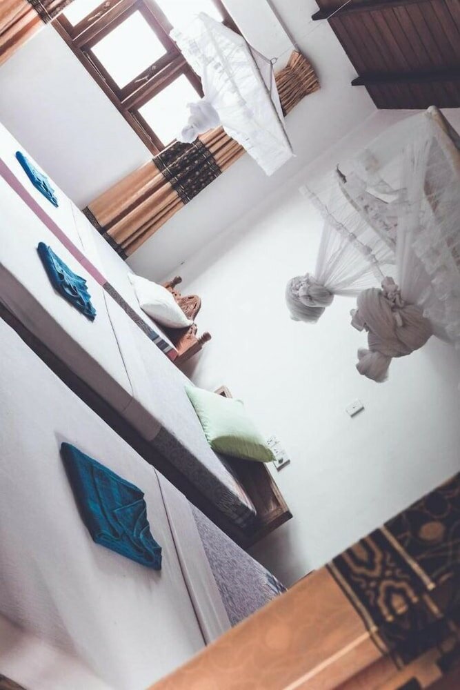 Фото Rupa's Hotel Arugambay