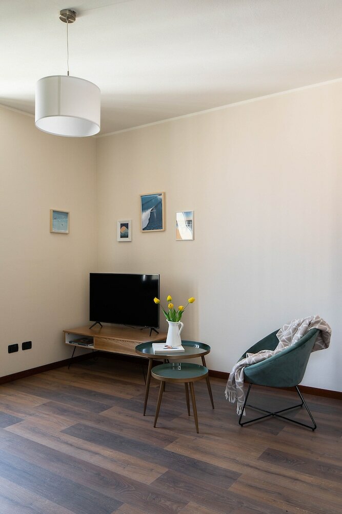 Фото Holiday Apartment 10- San Siro lake Como