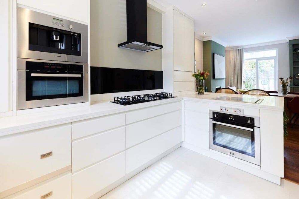 Фото The Chelsea Crib - Prestigious 3bdr House With Garden